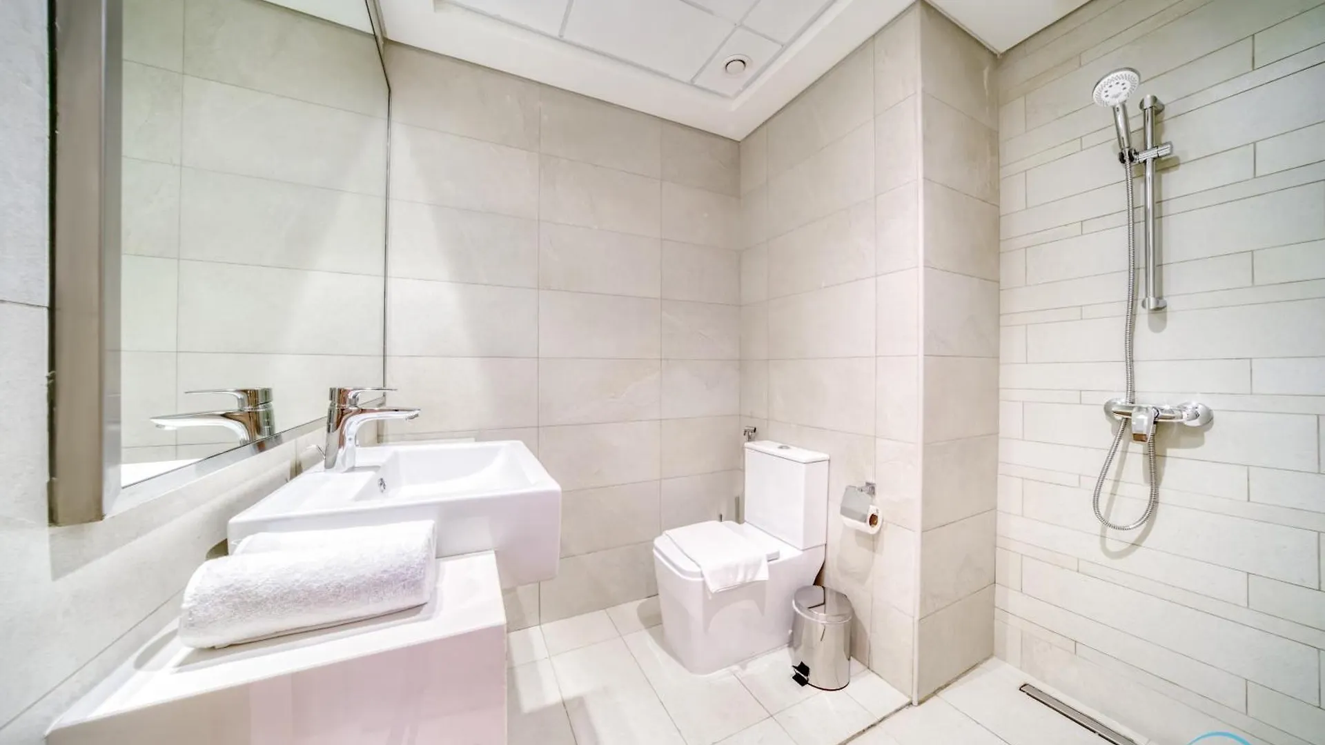 Ravishing 2Br At Azizi Riviera 30, Al Merkadh By Deluxe Holiday Homes Dubai Apartment