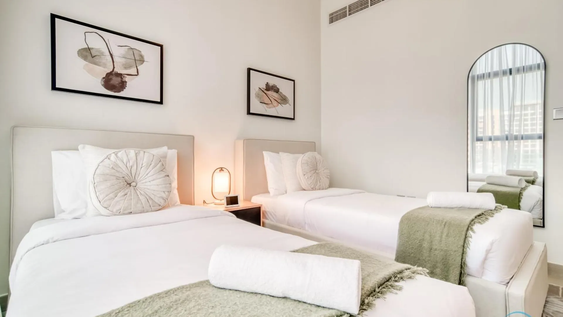 Apartment Ravishing 2Br At Azizi Riviera 30, Al Merkadh By Deluxe Holiday Homes Dubai