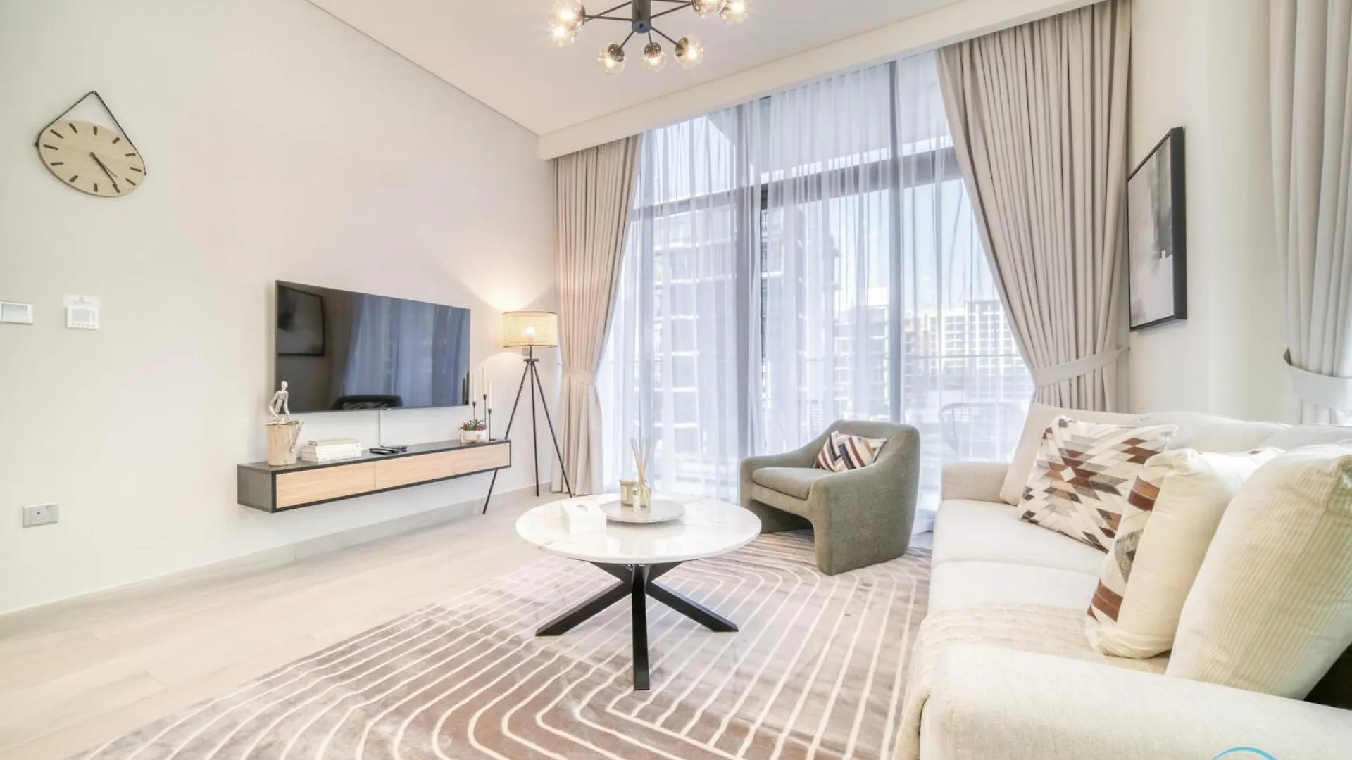 Ravishing 2Br At Azizi Riviera 30, Al Merkadh By Deluxe Holiday Homes Dubai