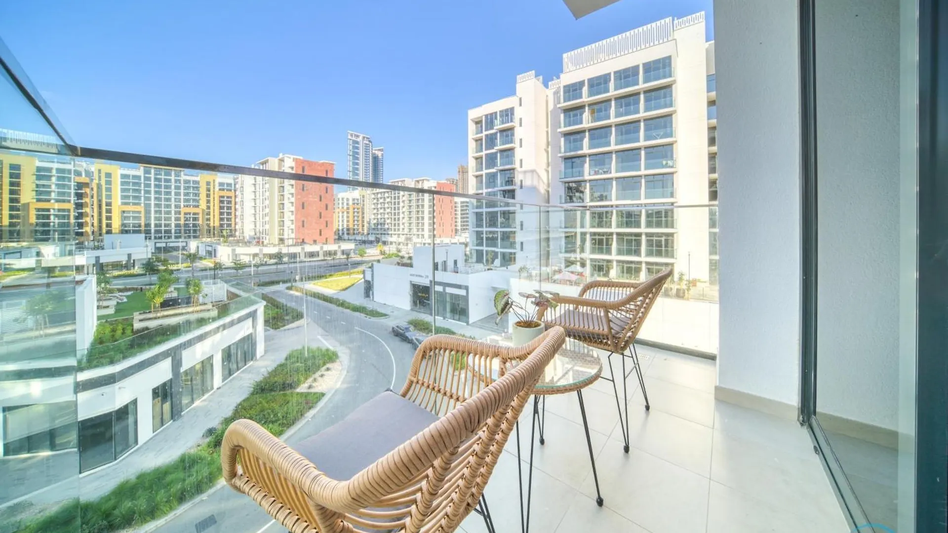 Ravishing 2Br At Azizi Riviera 30, Al Merkadh By Deluxe Holiday Homes Dubai Apartment