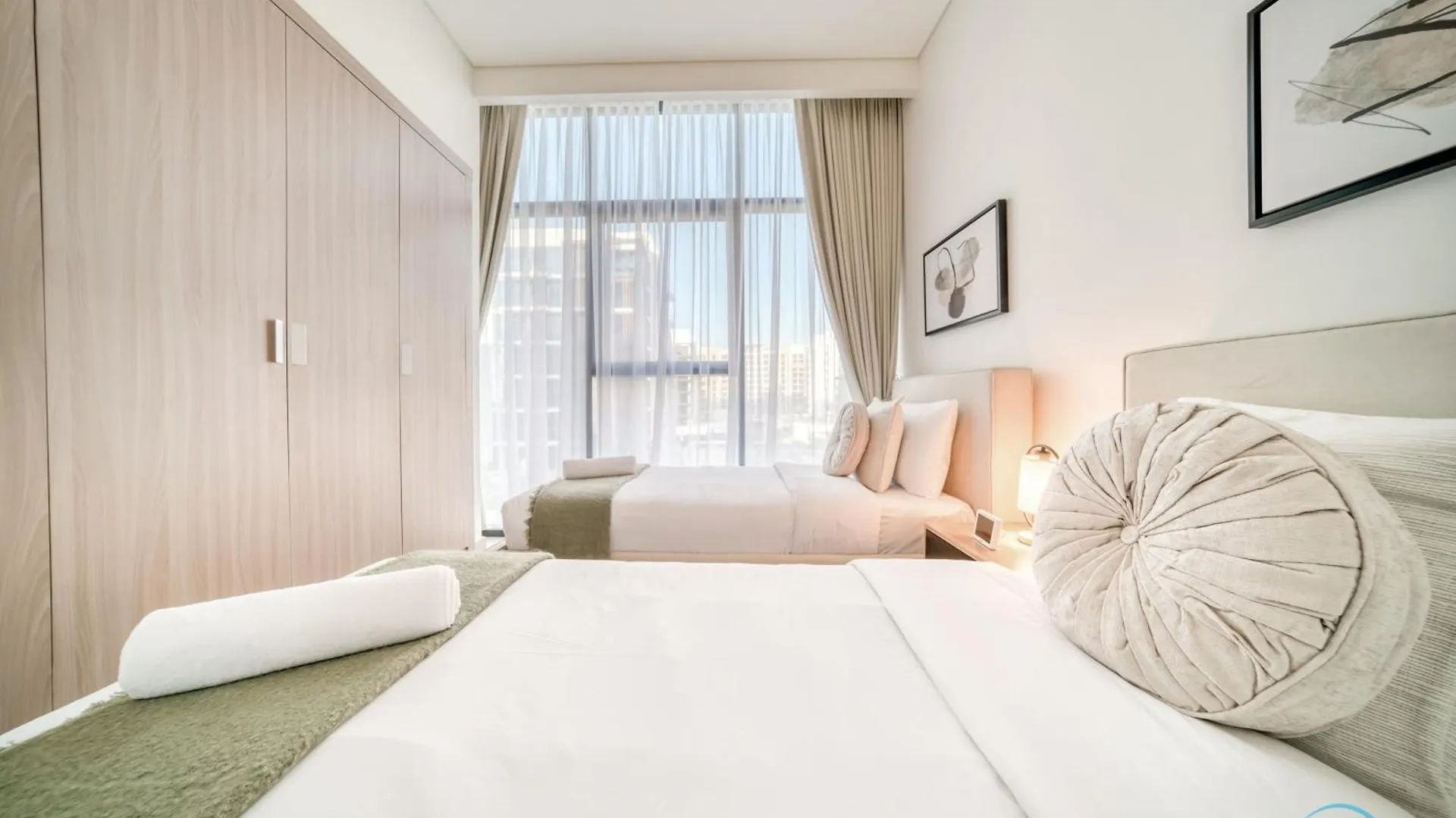 Apartment Ravishing 2Br At Azizi Riviera 30, Al Merkadh By Deluxe Holiday Homes Dubai