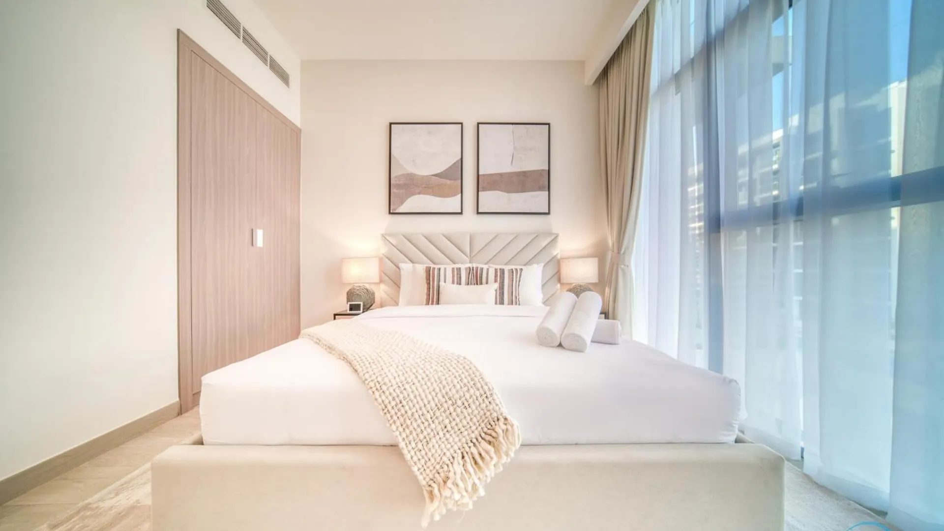 Ravishing 2Br At Azizi Riviera 30, Al Merkadh By Deluxe Holiday Homes Dubai 0*,